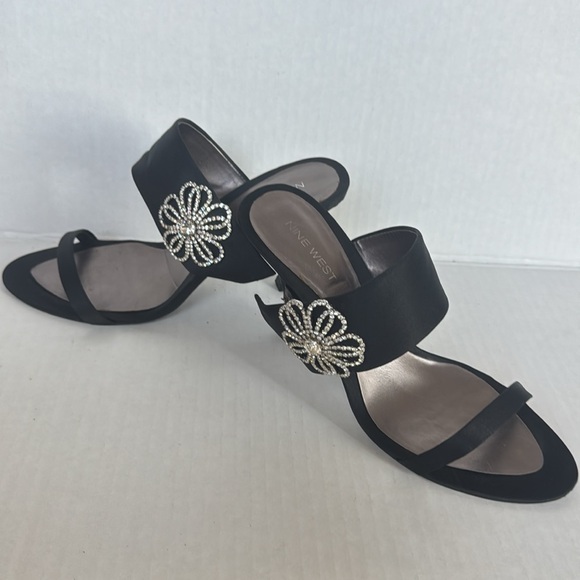 Elegant sandal got me lots of compliments - Picture 3 of 3